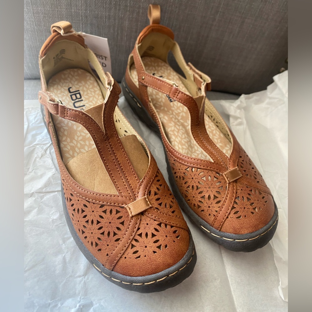 JBU Women's Tan Cut-Out Flats